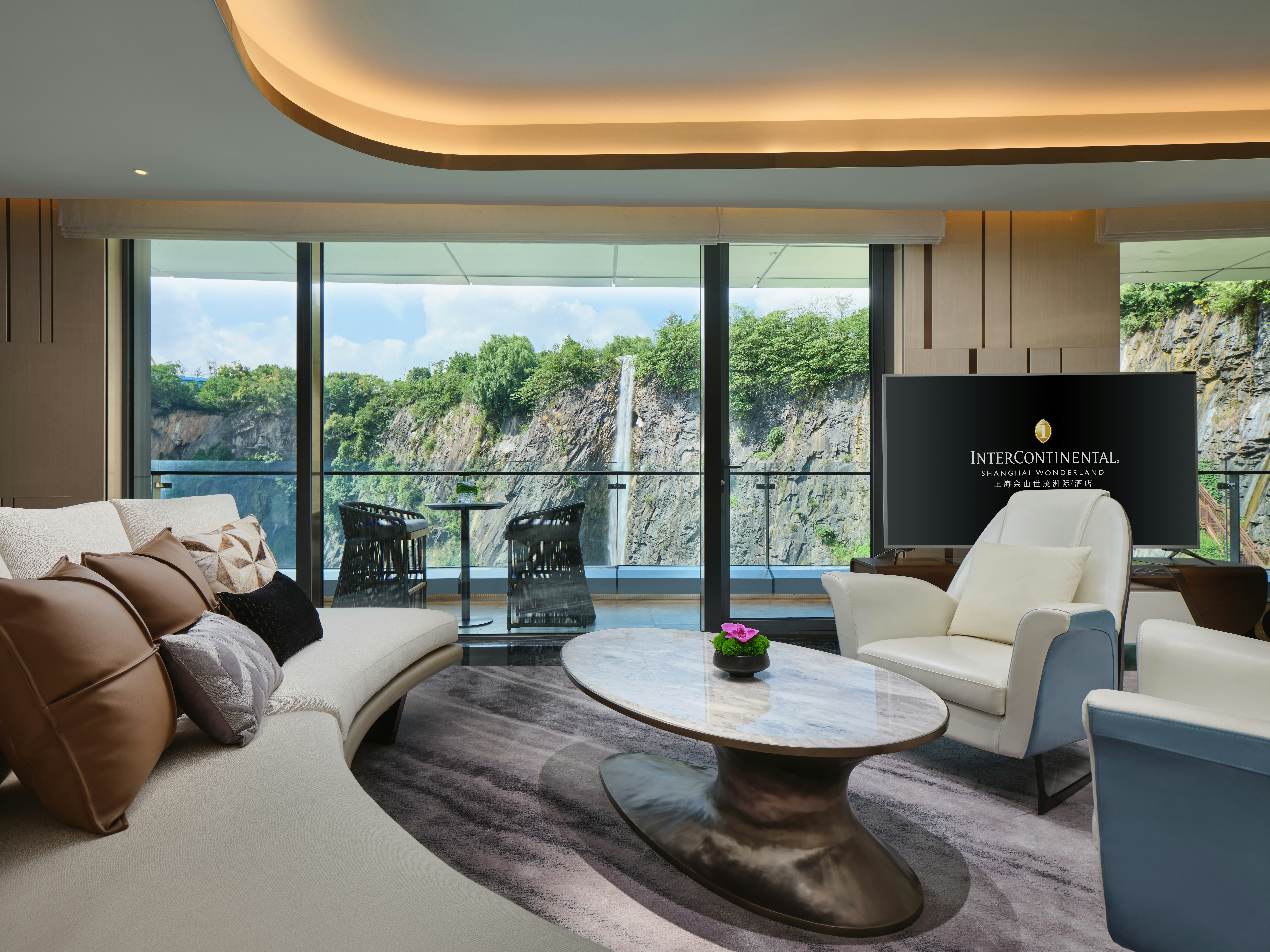 Intercontinental Shanghai Wonderland 20/50
