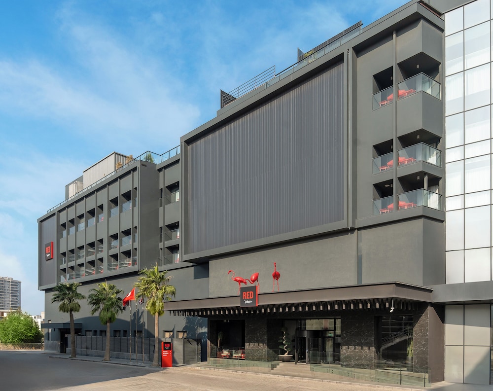 Radisson RED Izmir Point Bornova 54/59