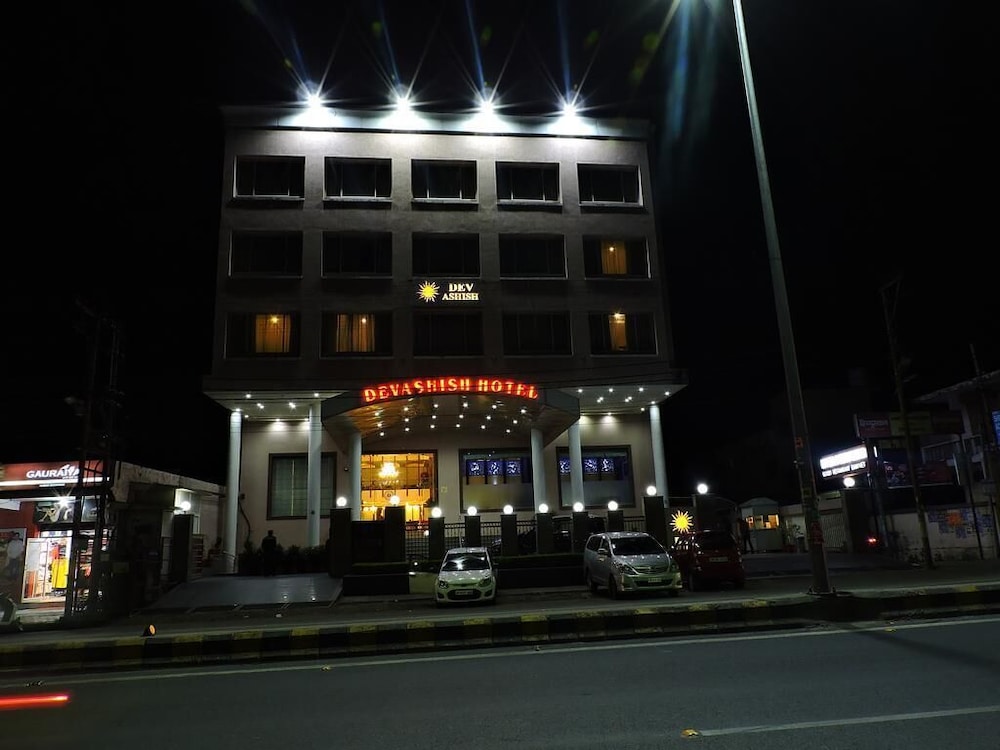 Devashish Hotel 1/27