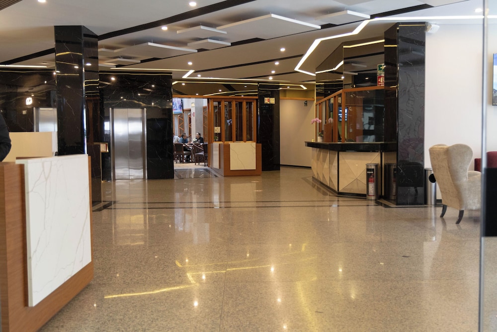 Hotel Abastos Plaza 13/68