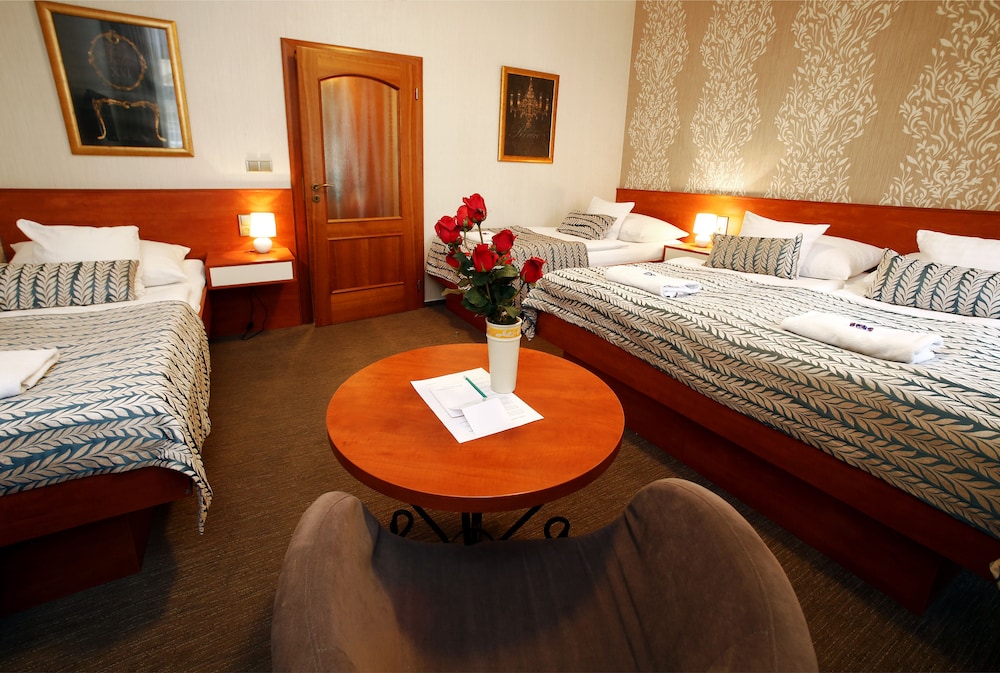 Hotel Roudna 30/69