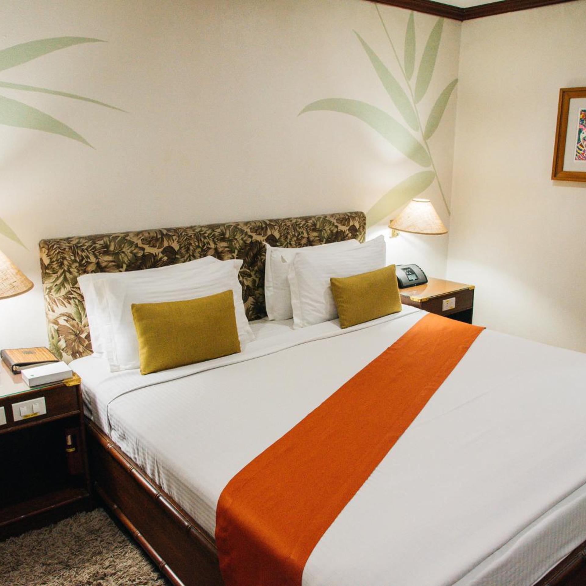 Oasis Hotel 12/39