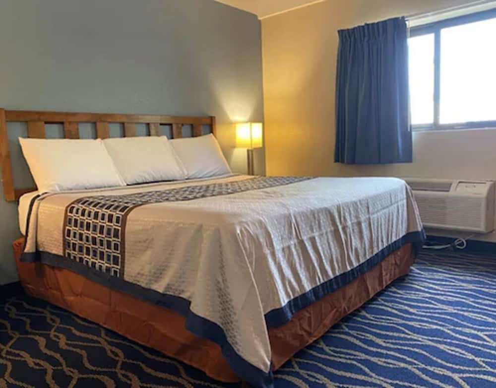 Economy Inn North Randall 4/49