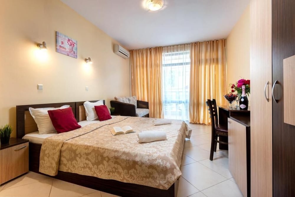 Saint Valentine Hotel 12/43