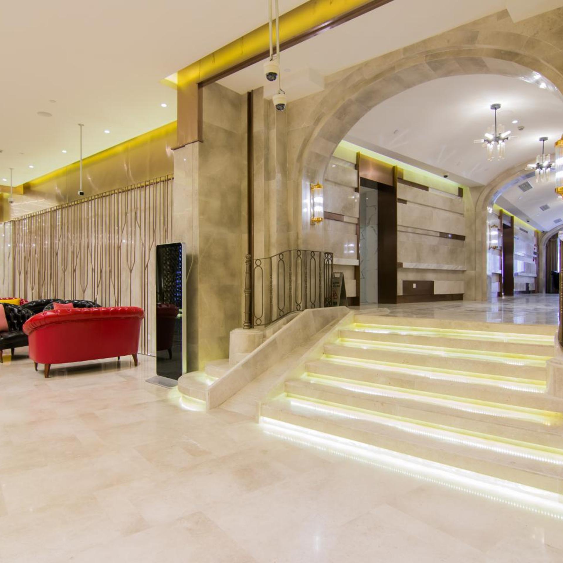 Yitel Premium (Shanghai people's Square Nanjing Road Pedestrian Street shop) 6/47