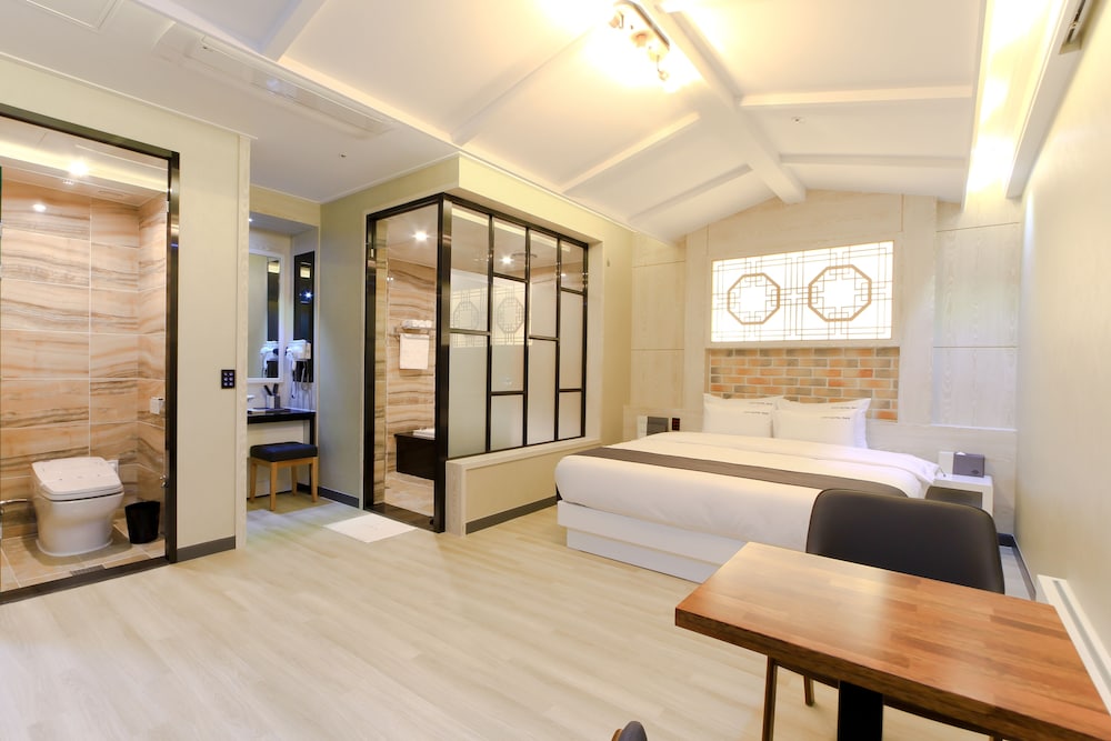 City Hotel G&G 13/45