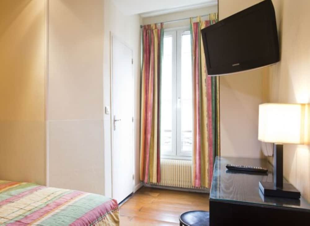 Merryl Hotel 27/43
