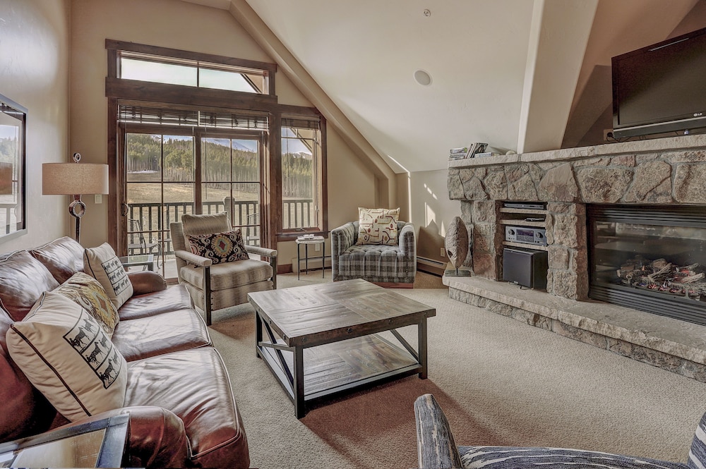Crystal Peak Lodge 61/74