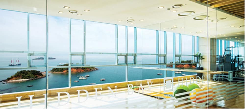 Hidden Bay Hotel 3/69