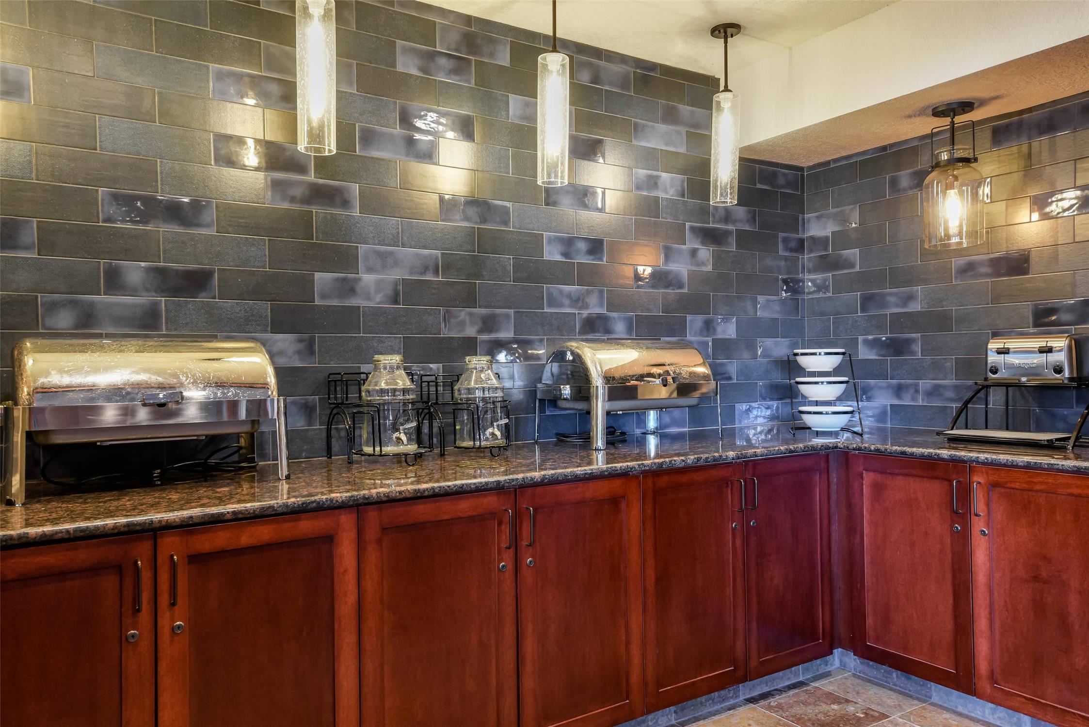 The Kathryn Riverfront Inn Ascend Hotel Collection 2/20