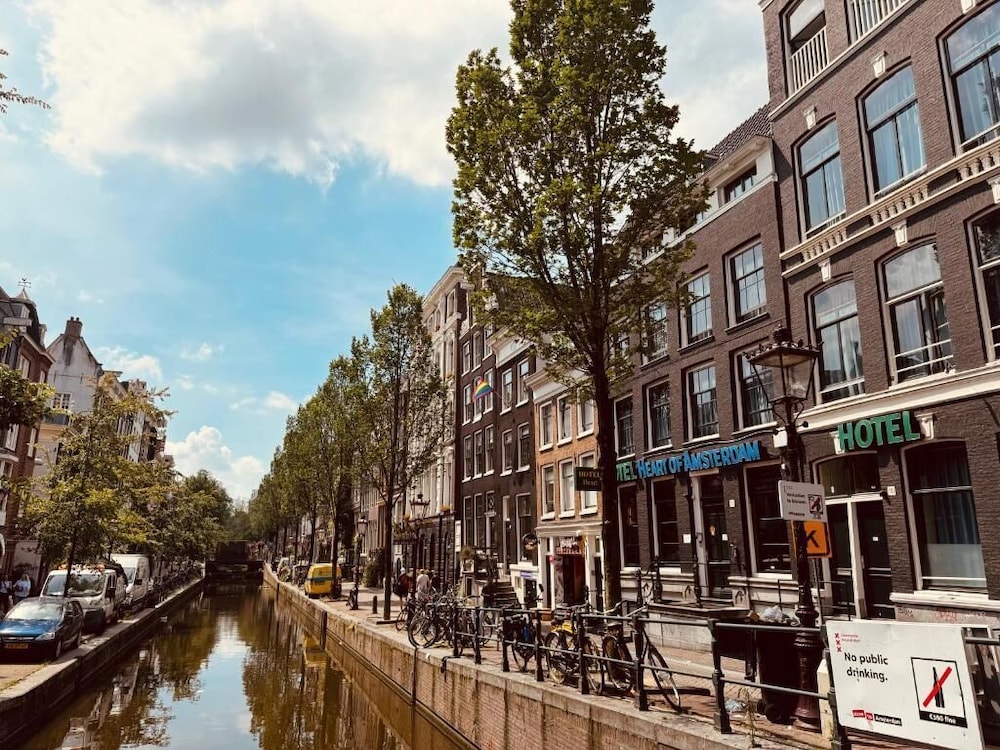 Heart of Amsterdam 44/50