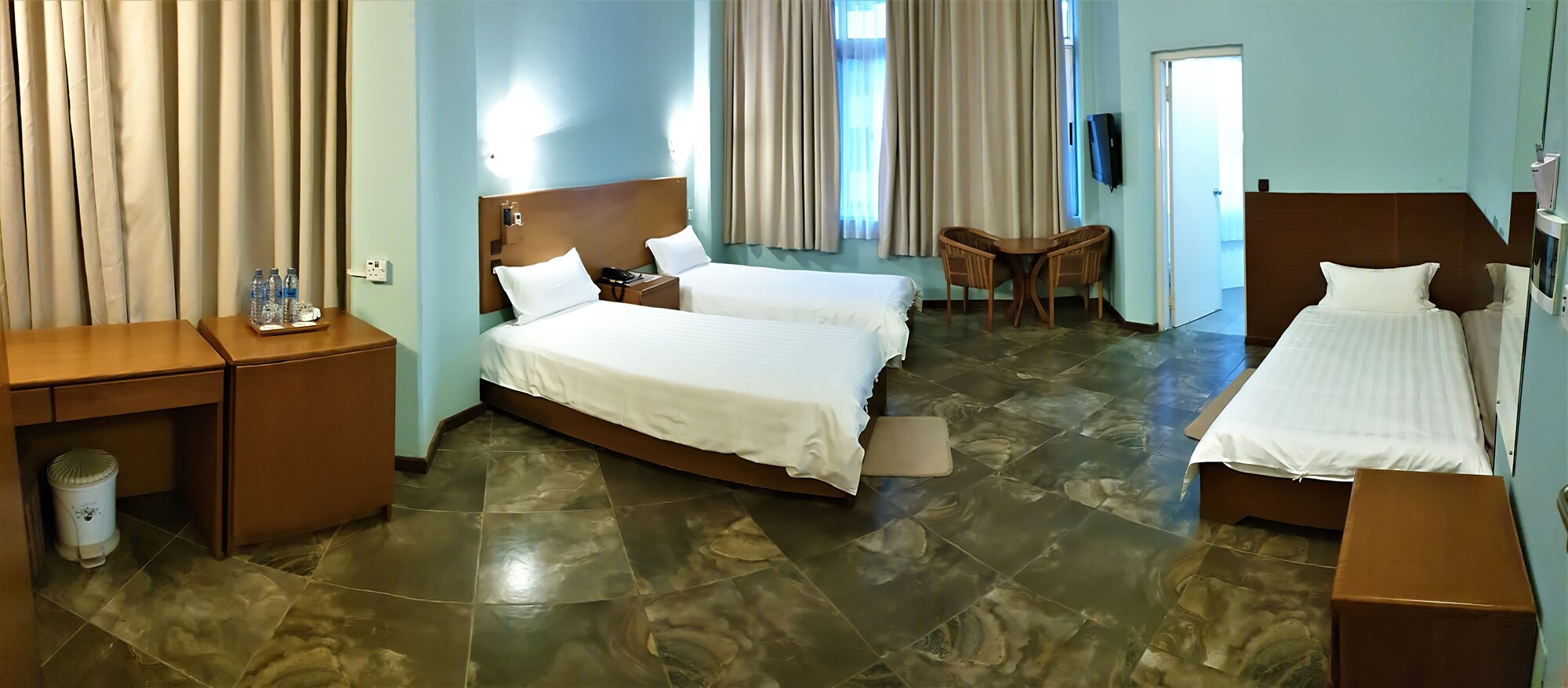 ROOM, TRIPLE