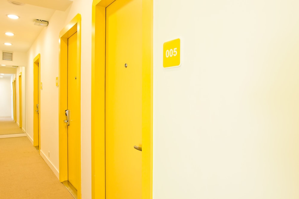 Bloomrooms At Link Road 18/30