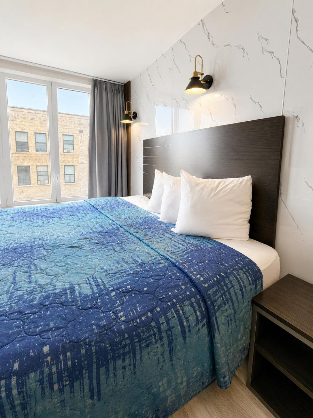 Tremont Hotel Bronx 31/50