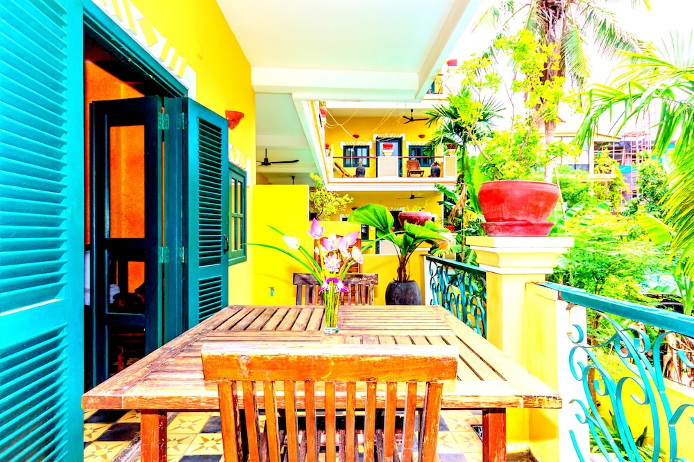Golden Banana Residence 17/86