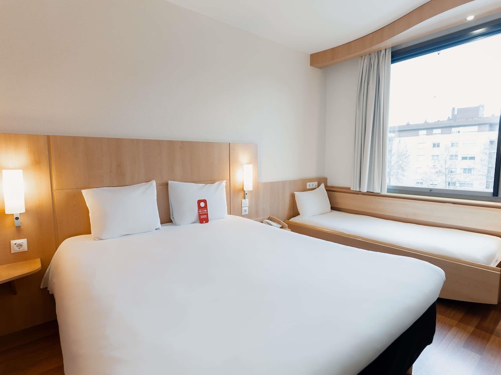 Ibis Barcelona Mollet 26/76