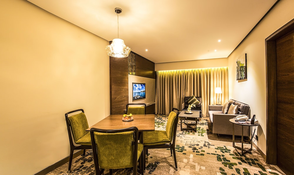 Sayaji Hotel 61/69