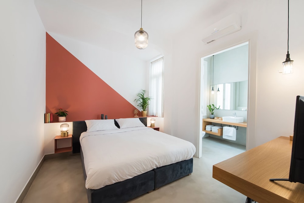 STANDARD, DOUBLE OR TWIN BED
