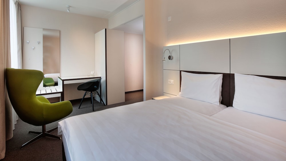 COMFORT, TWIN BEDS