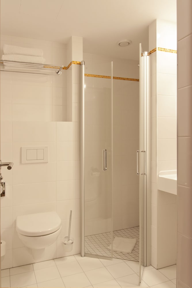 Ambiance Hotel 45/50