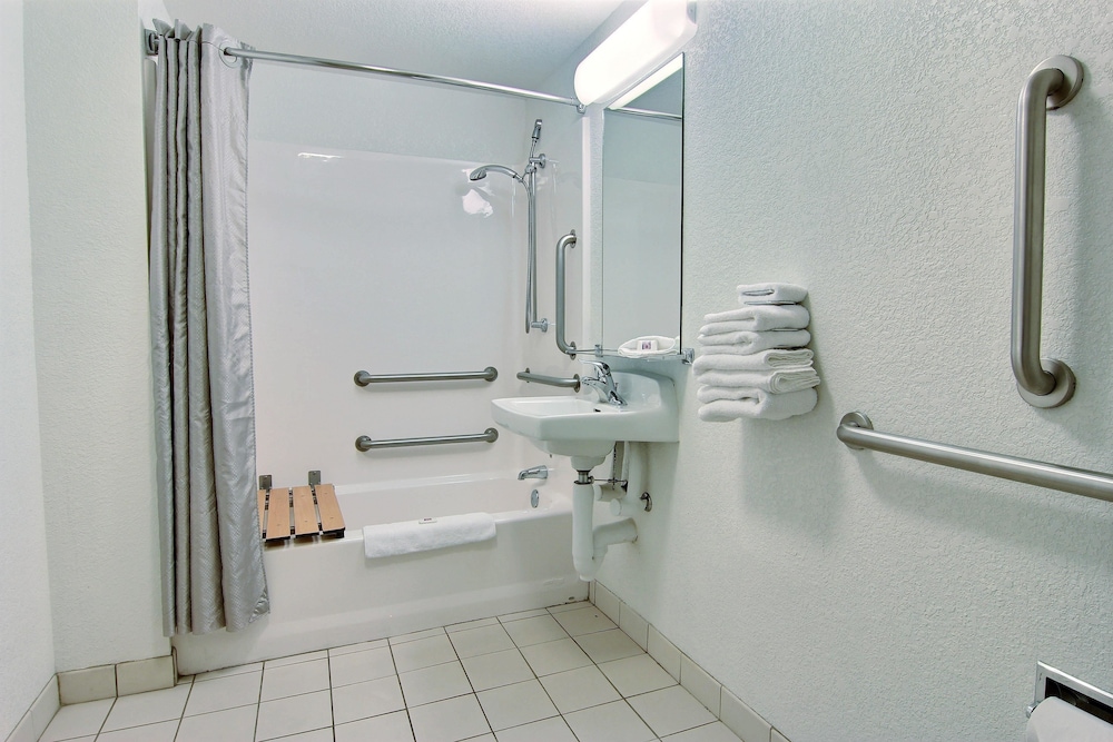 Motel6 Corpus Christi, TX - East - North Padre Island 24/58