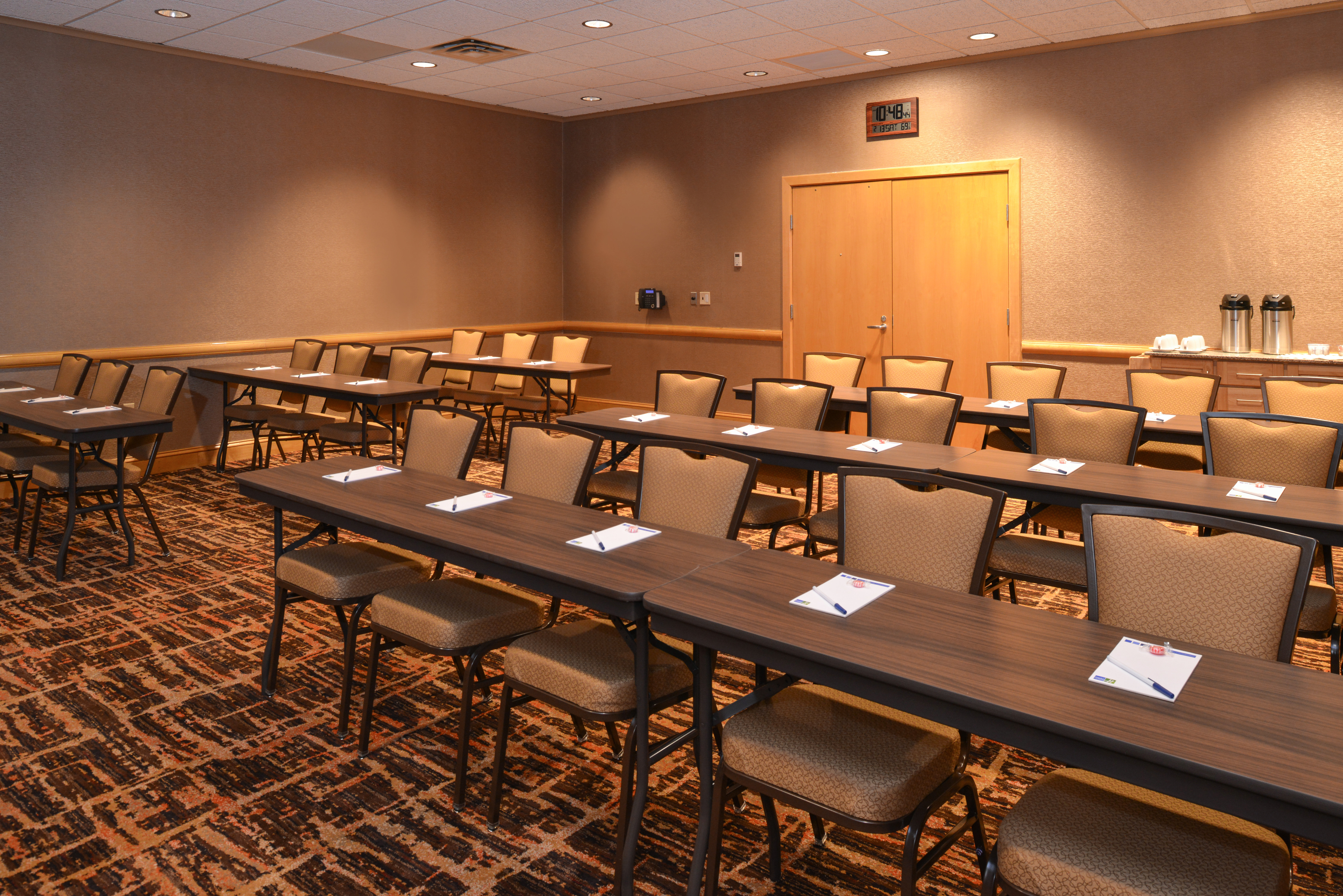 Holiday Inn Express Breezewood 59/67