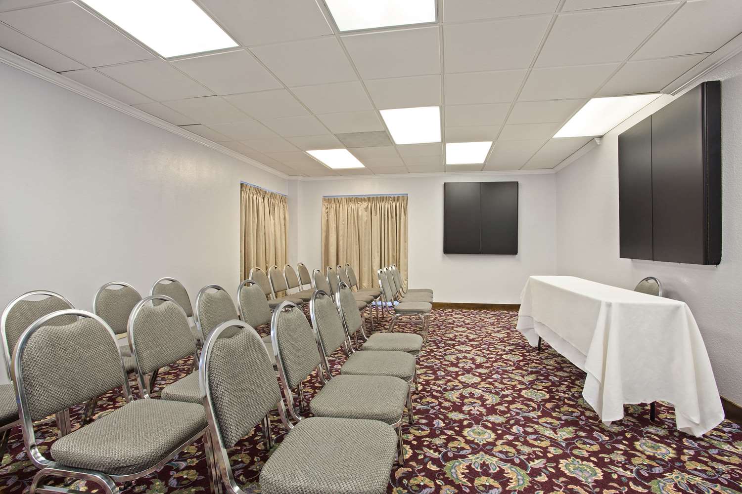 OASIS BAY SUITES, Tampa, Busch Gardens, USF 5/13