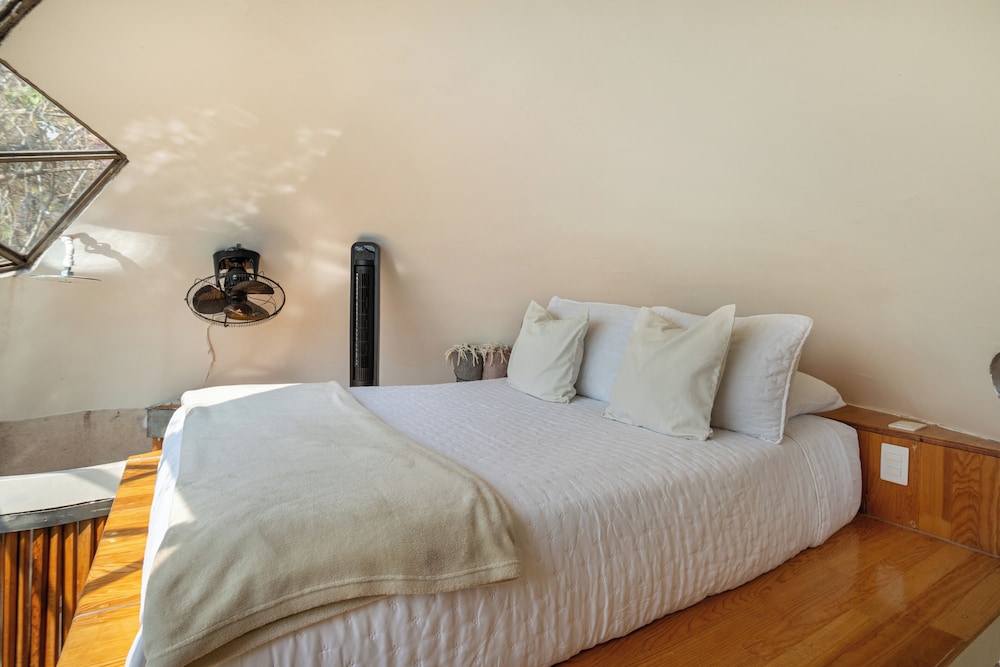 Cabana, Queen Bed
