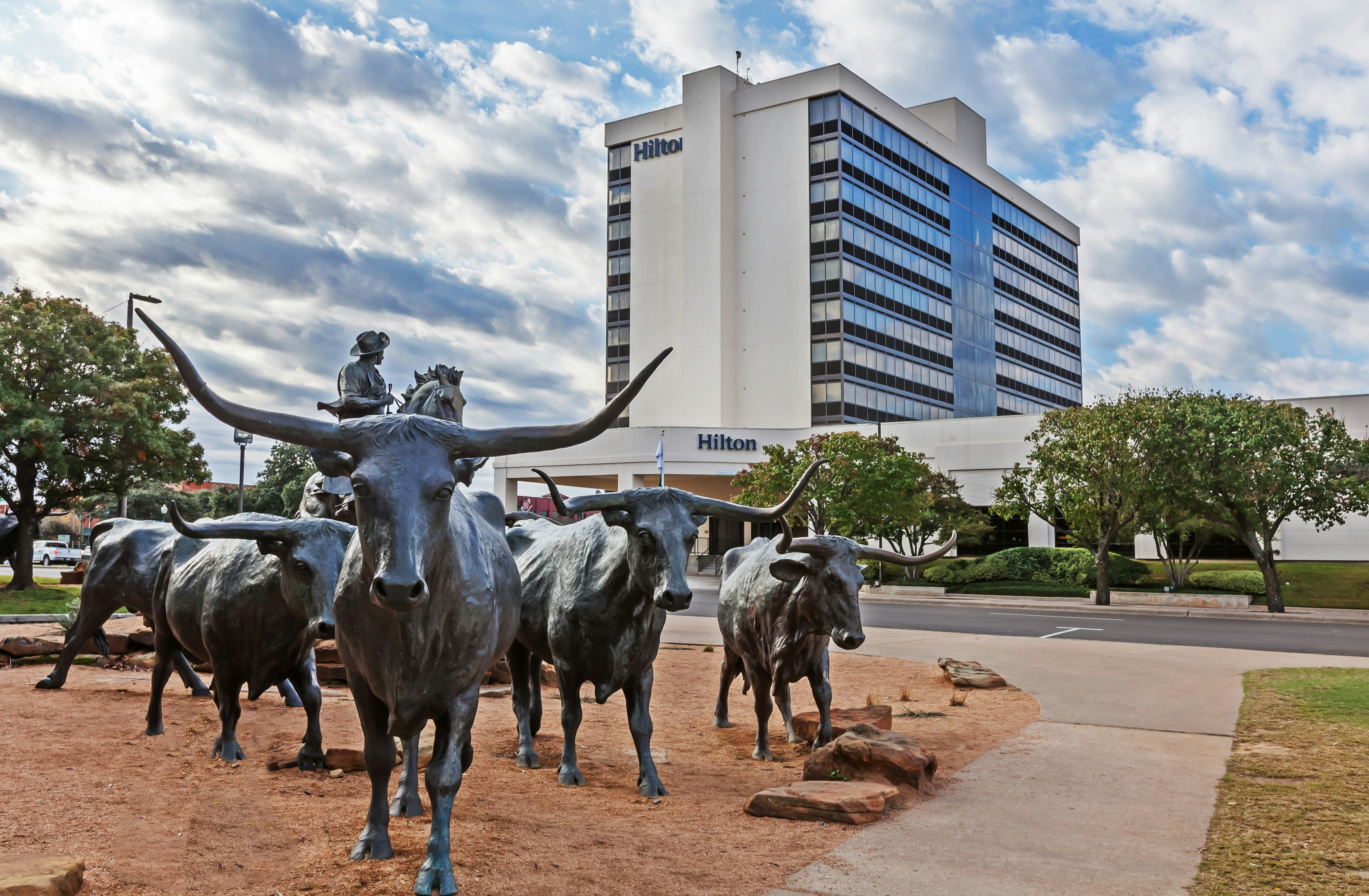 Hilton Waco 48/50