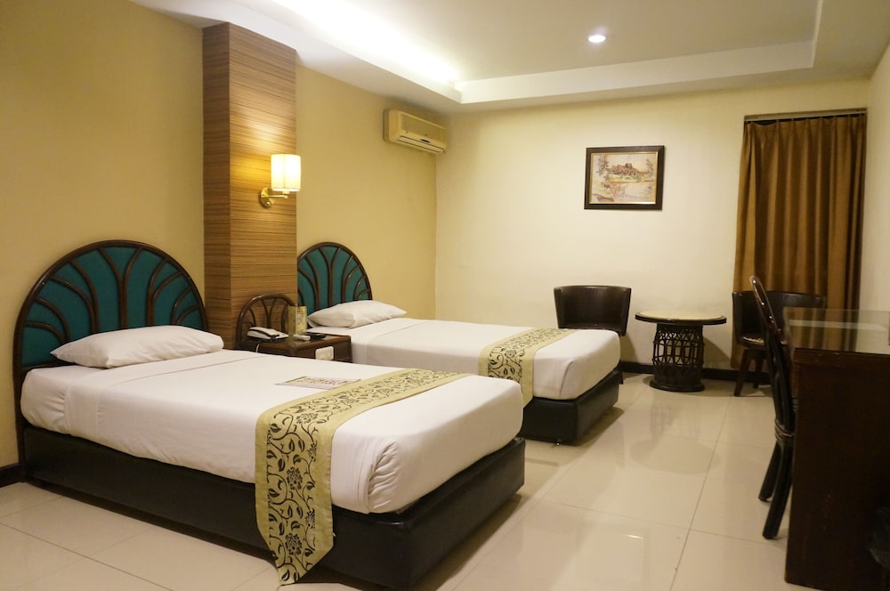 Losari Beach Hotel 12/26