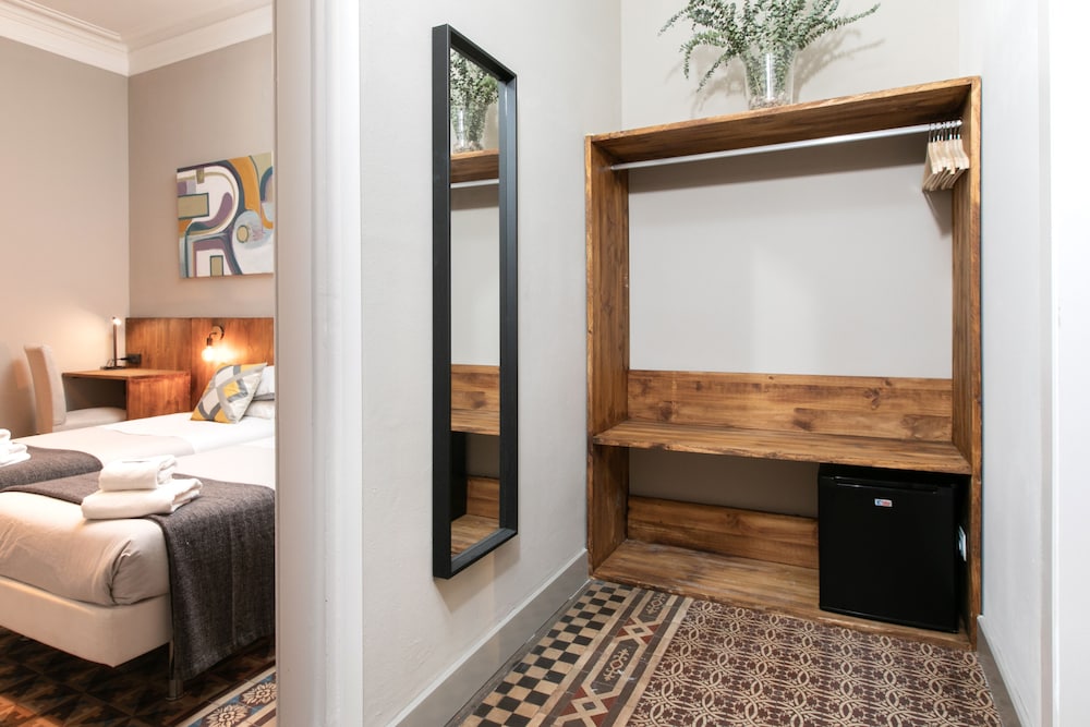 Jardinets Guest House 28/59