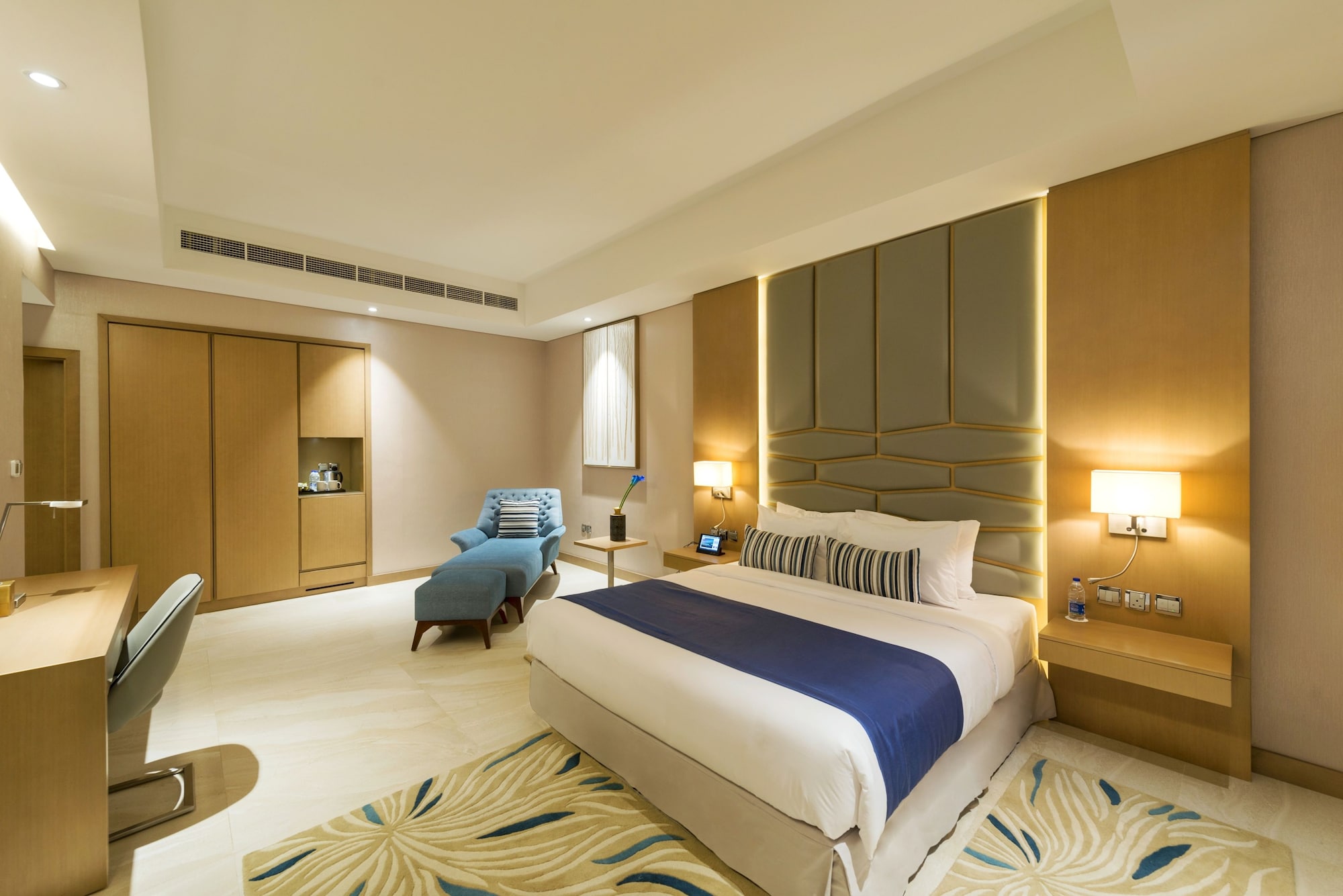 SUITE, DOUBLE BED