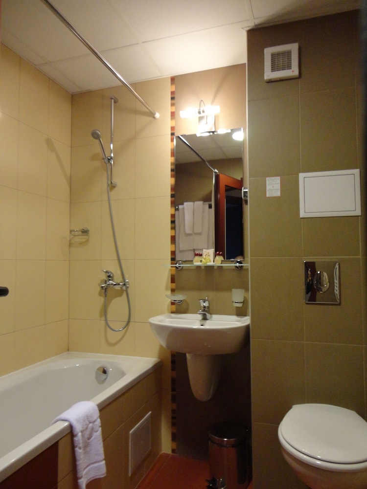 Hotel Favorit 48/50