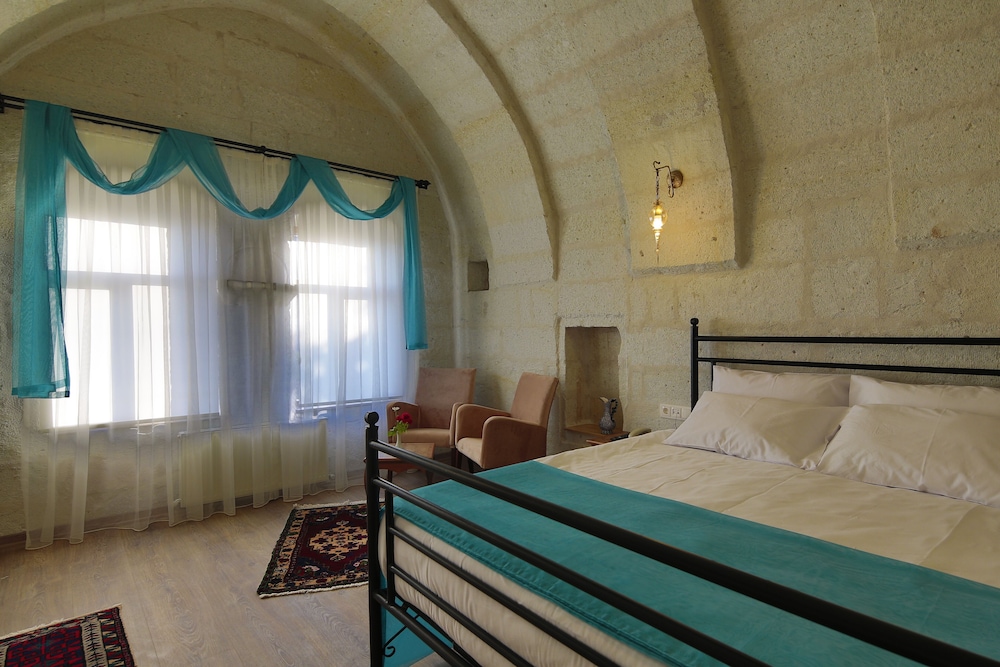 Jacob's Cave Suites 17/100