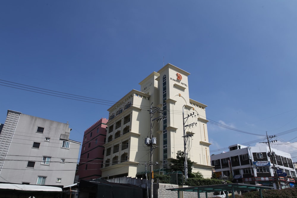Diamond Hotel 4/38