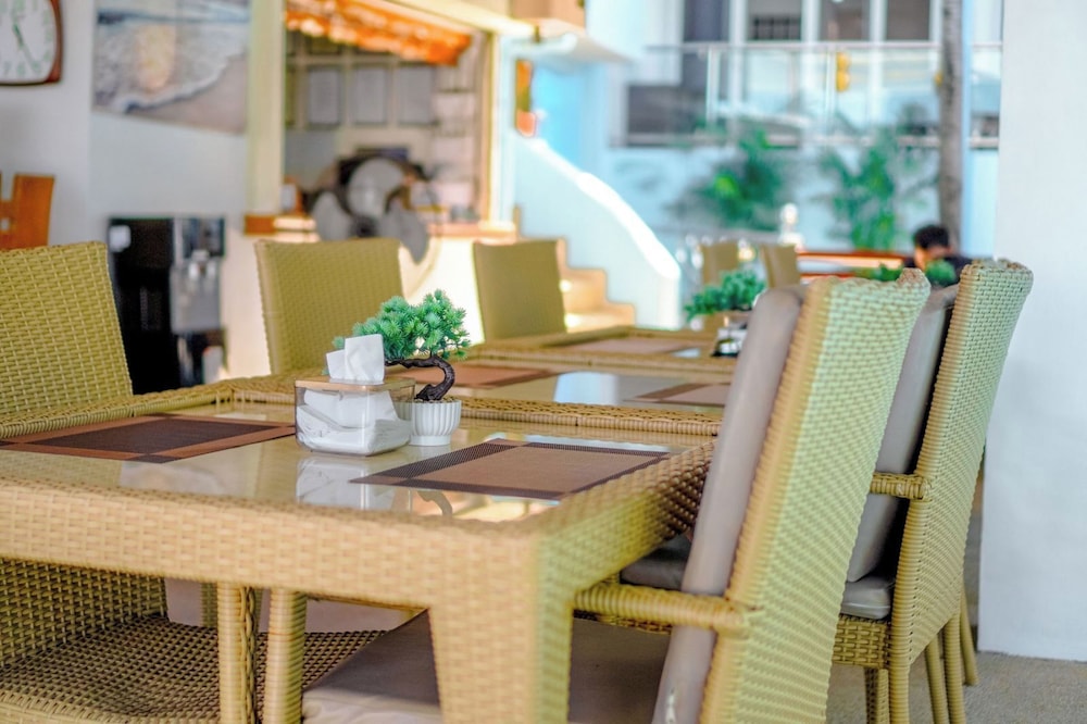Montani Beach Resort 32/49