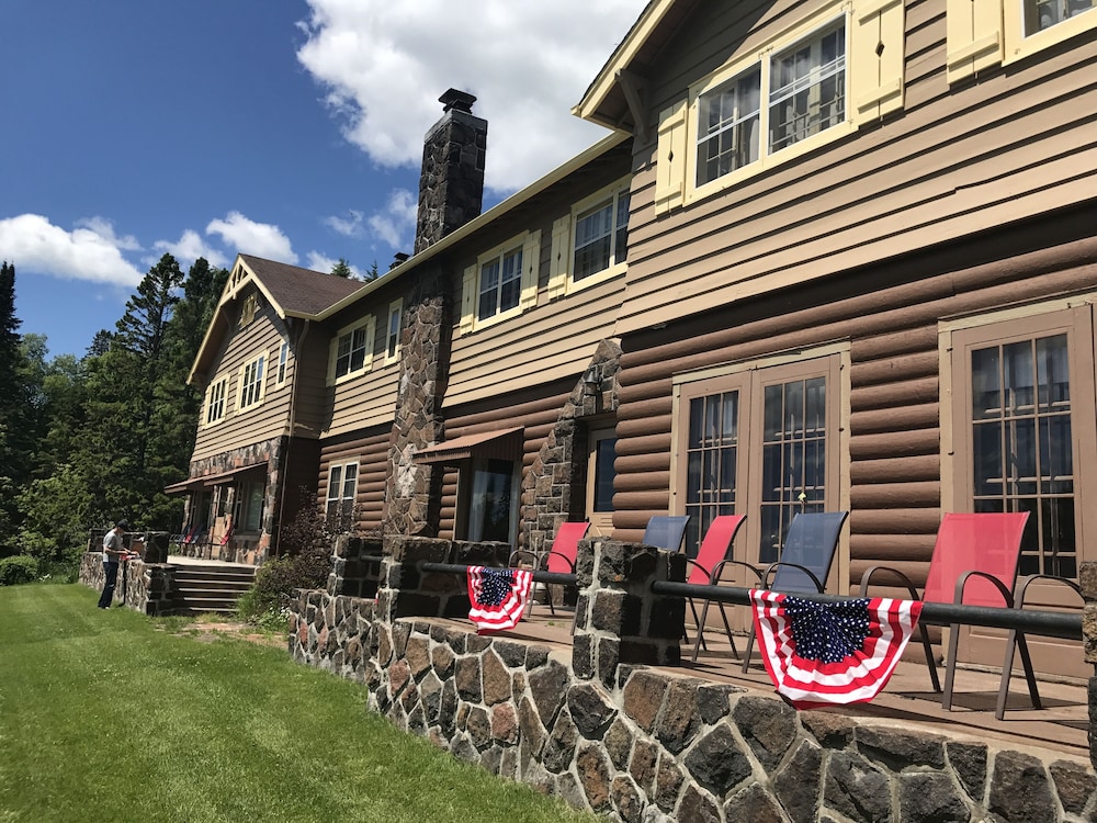 Cascade Lodge 44/50