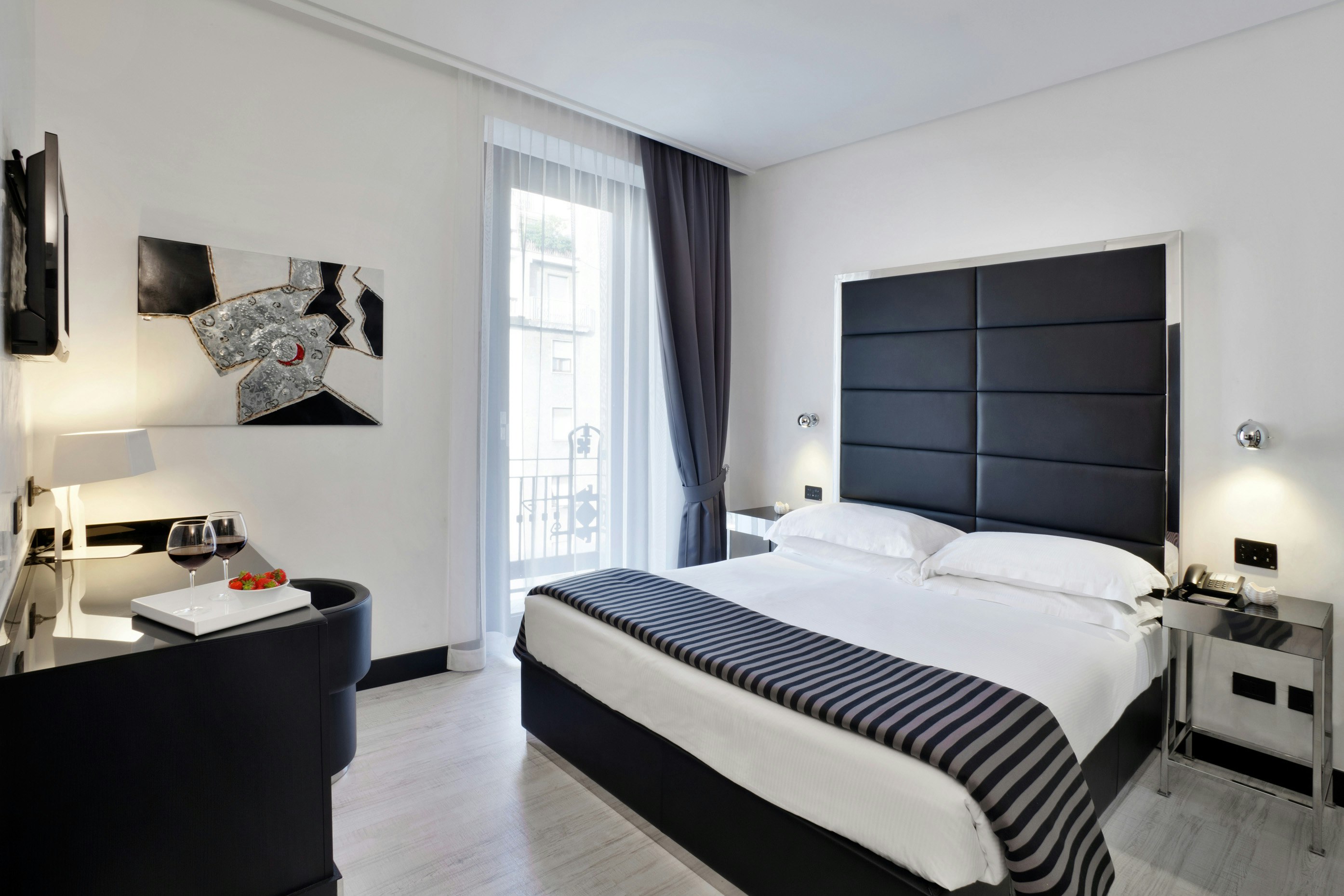 LHP Hotel Napoleon 12/64