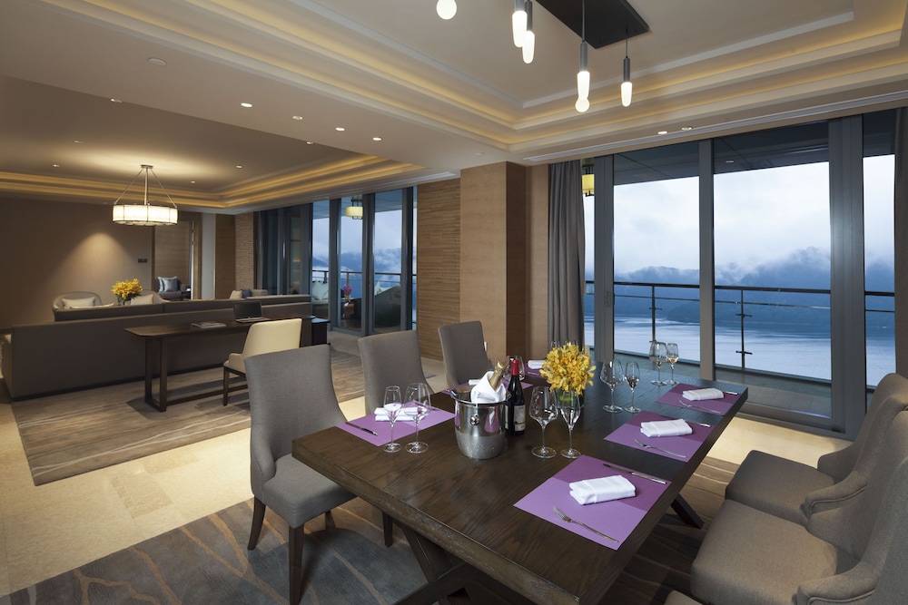 Crowne Plaza Hangzhou Thousand Island Lake 53/76