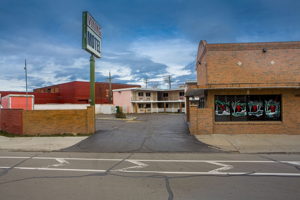 Viking Motel Detroit 12/17