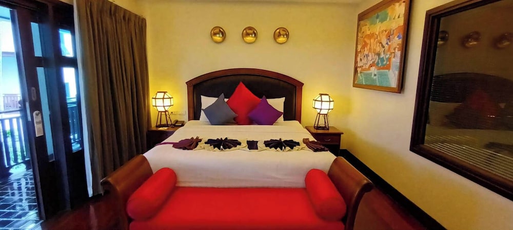 SUPERIOR, DOUBLE BED, BATHTUB