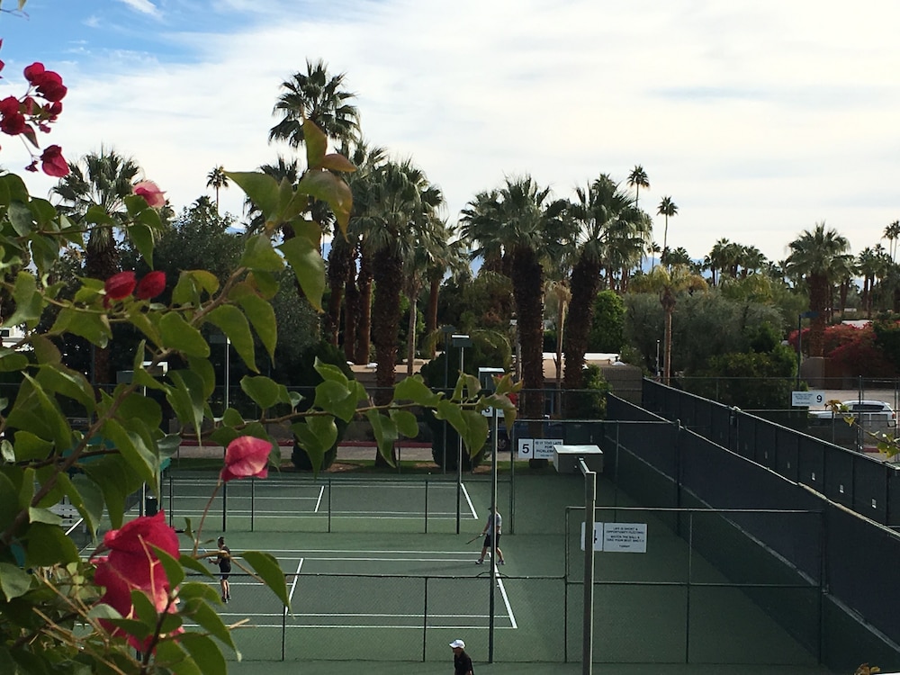 Getaways At Palm Springs Tennis Club 6/50