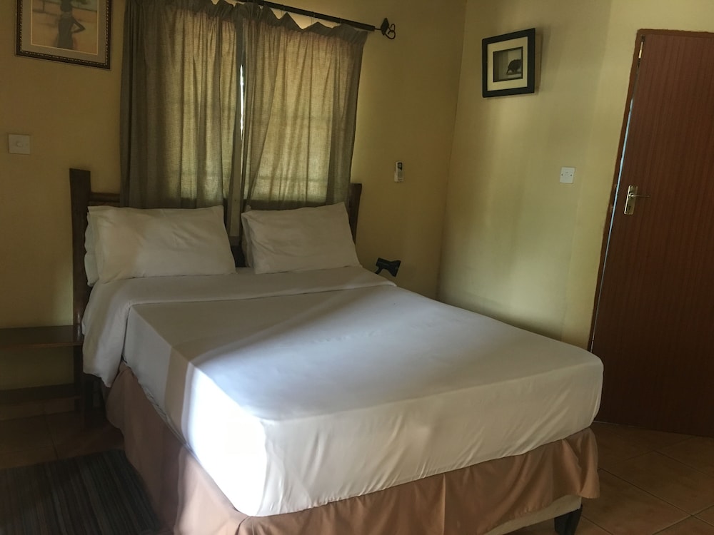 Laphroiag Luxury Chalets 12/21