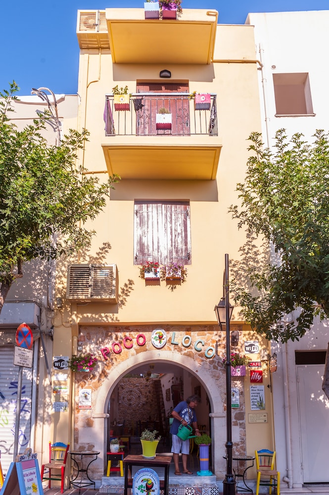 Poco Loco Hotel 3/50