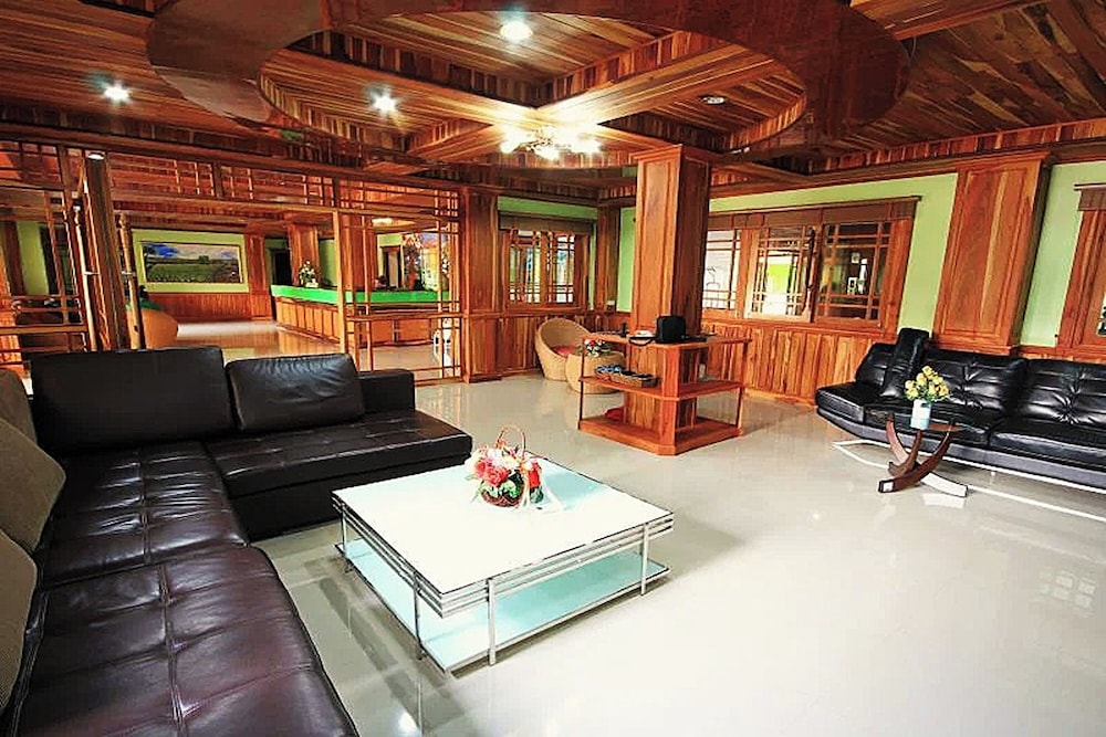 Hiso Place Hotel 50/70