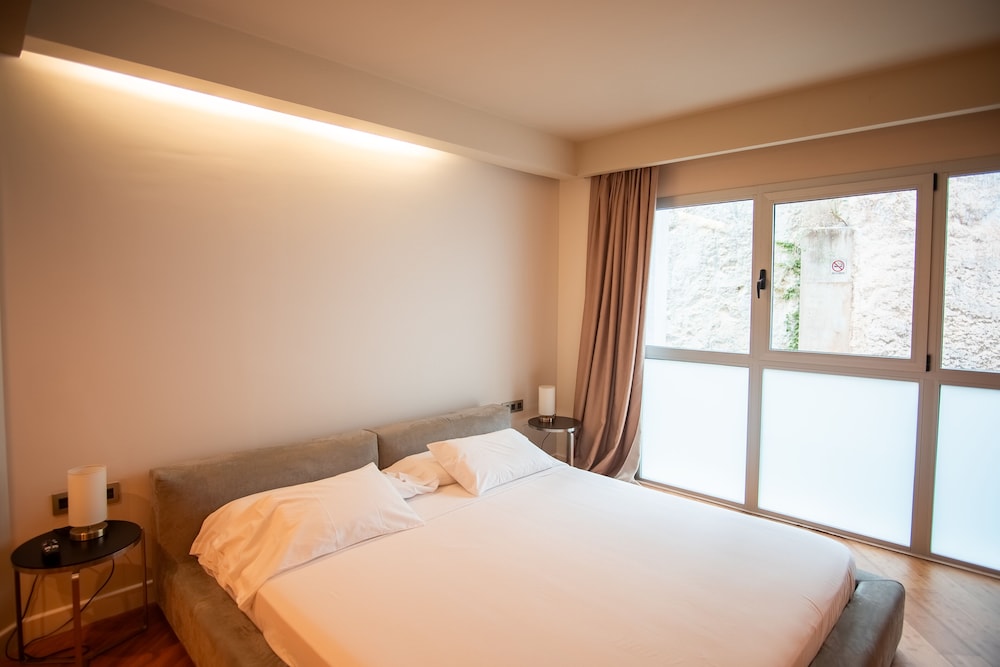 Ch Cabo de Gato Ex Valhalla Hotel and Spa 12/42