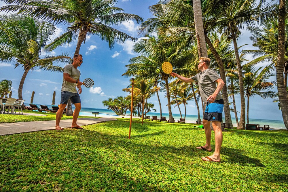 Vilanculos Beach Lodge T 38/50