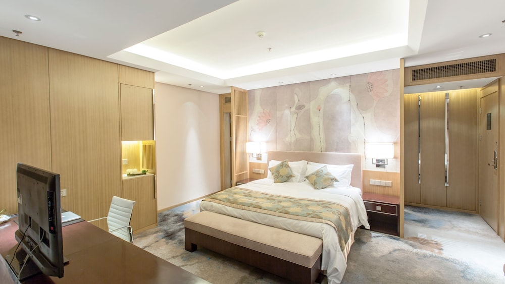 NARADA GRAND HOTEL 12/40