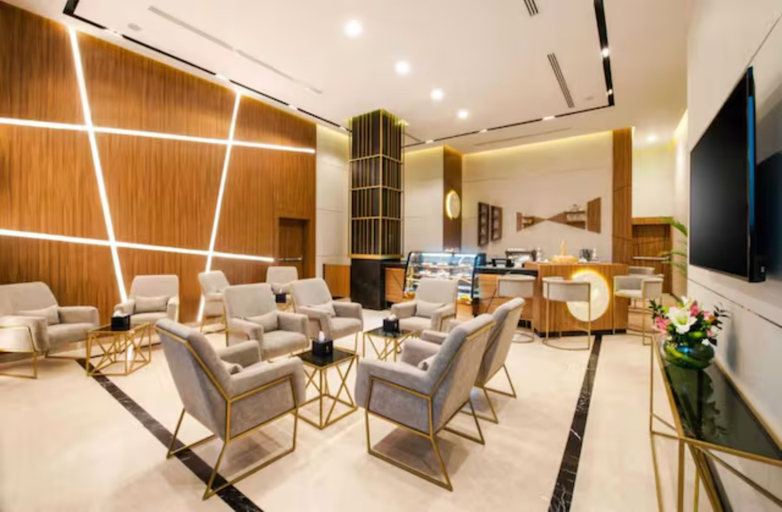 Sunday Luxury Central formerly Anan hotel 28/32
