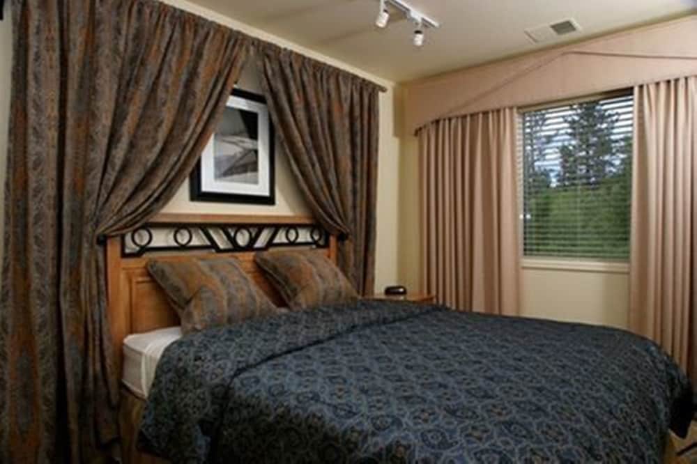 Getaways At the Lodge At Kingsbury Crossing 9/47